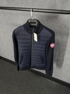 Canada Goose Cardigan Blue, Rode Logo
