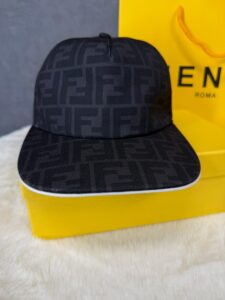 Fendi Zwarte Pet - Afbeelding 3