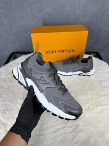 Louis Vuitton Tatic Grijs Sneakers