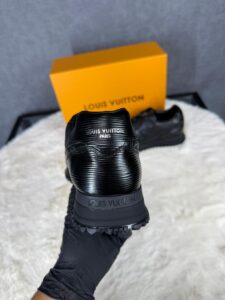 Louis Vuitton Black on Black Sneakers Monogram - Afbeelding 5