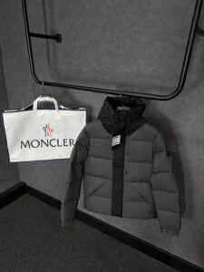 Moncler Madera Grijs High Quality