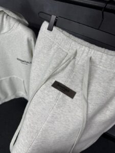 Essentials Fear of God Trainingspak Light Grey - Afbeelding 4