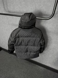 Louis Vuitton Monogram Accent Pillow Puffer Jacket Black High Quality - Afbeelding 3