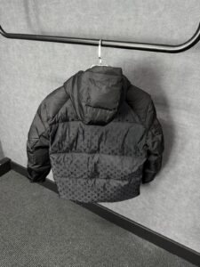 Louis Vuitton Monogram Accent Pillow Puffer Jacket Black High Quality - Afbeelding 6
