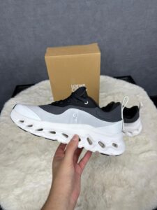 On x Loewe Cloudtilt 2 Sneakers Black White - Afbeelding 3
