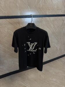 Louis Vuitton Black T-Shirt, Big Logo