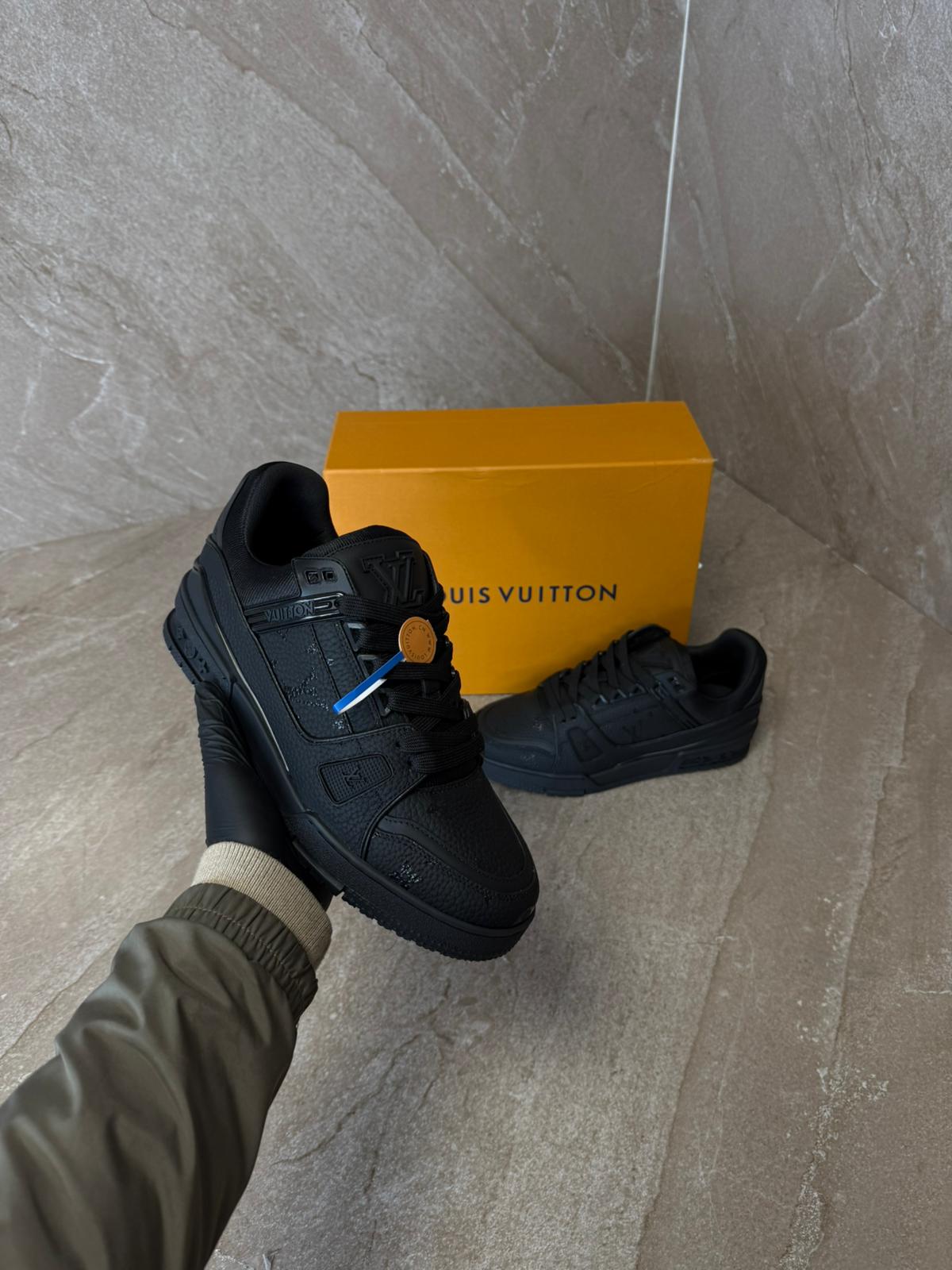 Louis Vuitton Trainer Sneaker Black on Black Monogram - Afbeelding 1