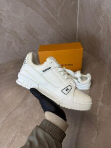 Louis Vuitton Trainers White, Black Accents - Afbeelding 2