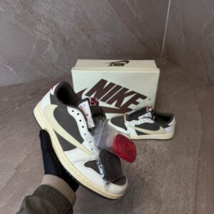 Nike Air Jordan 1 Low Travis Scott Reverse Mocha
