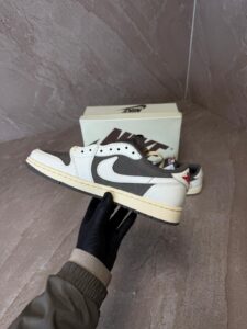 Nike Air Jordan 1 Low Travis Scott Reverse Mocha - Afbeelding 4