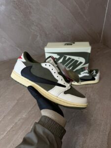 Nike Air Jordan 1 Low Travis Scott Medium Olive - Afbeelding 2