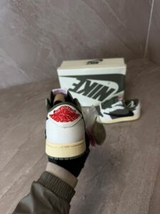 Nike Air Jordan 1 Low Travis Scott Medium Olive - Afbeelding 4