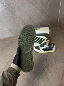 Nike Air Jordan 1 Low Travis Scott Medium Olive - Afbeelding 5